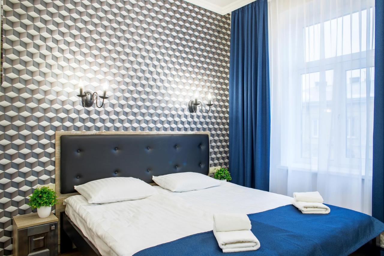 Mini Hotel Barvy Lvova On Horodotska St. Exteriör bild