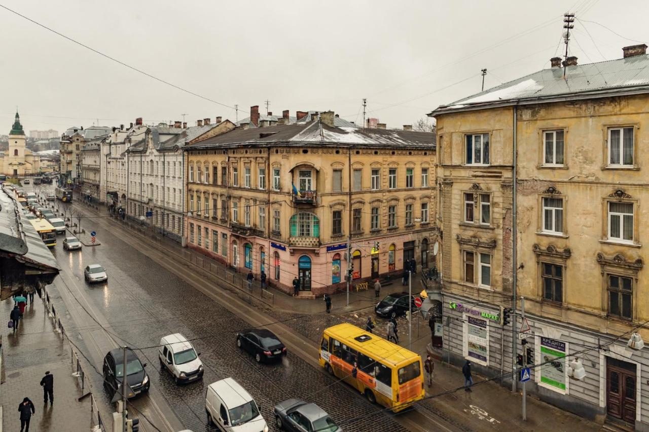 Mini Hotel Barvy Lvova On Horodotska St. Exteriör bild